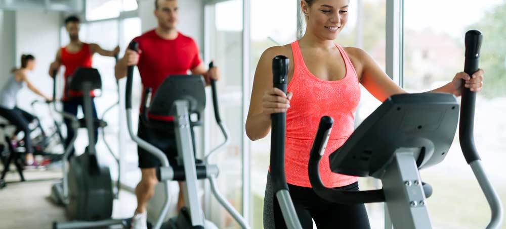 velo elliptique en salle de sport